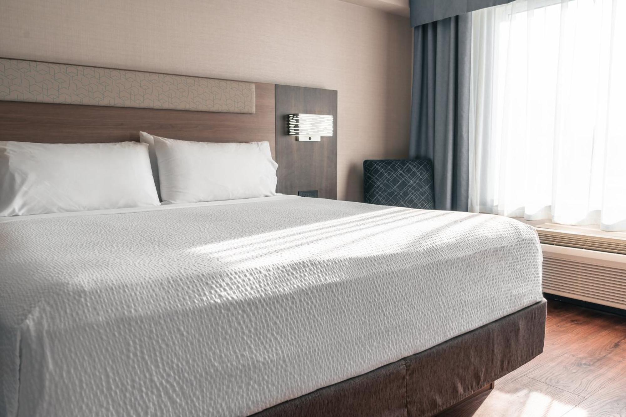 Holiday Inn Express Kingston Central By Ihg Экстерьер фото