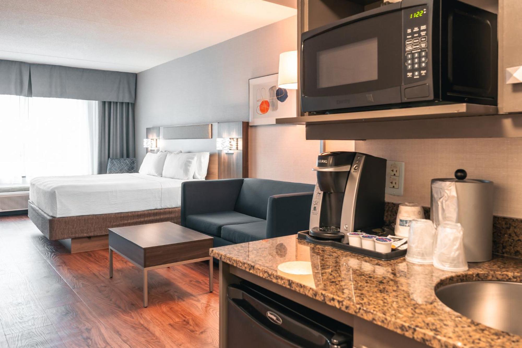 Holiday Inn Express Kingston Central By Ihg Экстерьер фото
